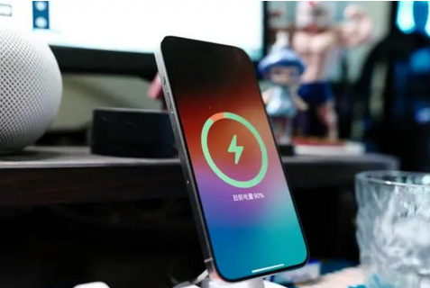 延边朝鲜族苹果15换屏服务分享用什么充电器给iPhone15充电更好 